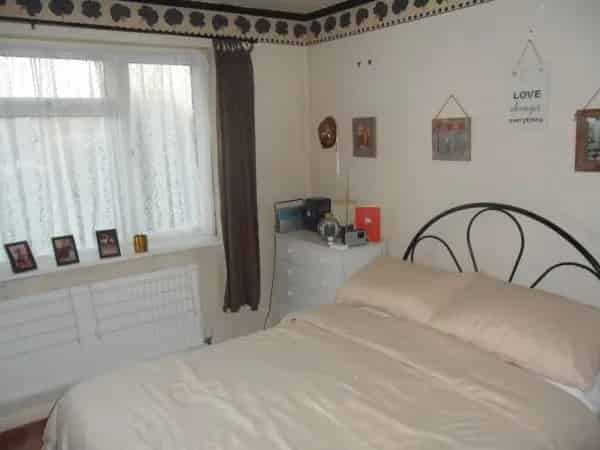 Maisonette near Public Transport and M25