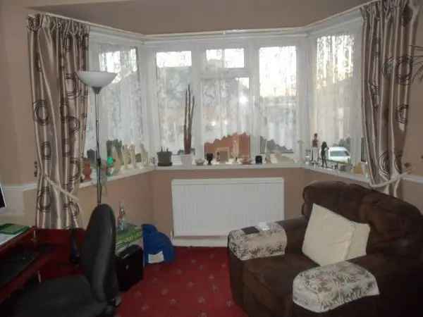 Flat For Rent in Hertsmere, England