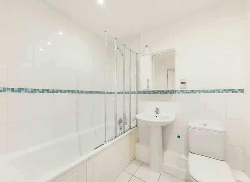 2 Bedroom Apartment with Balcony and Parking