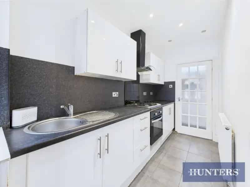 3 Bed End Terrace House For Sale Near Amenities