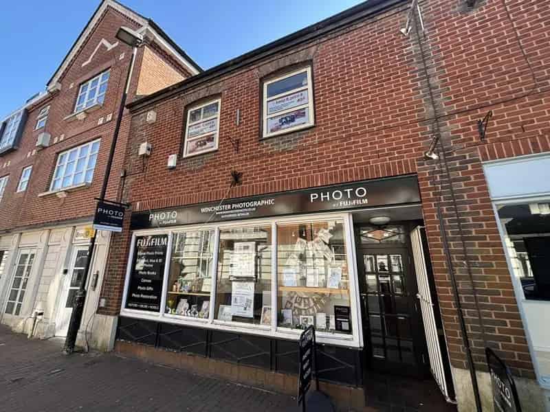 Winchester Retail Property: 318 sq ft Ground Floor & 308 sq ft First Floor