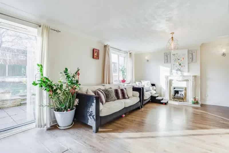 4 Bedroom Detached House Sharlston Common