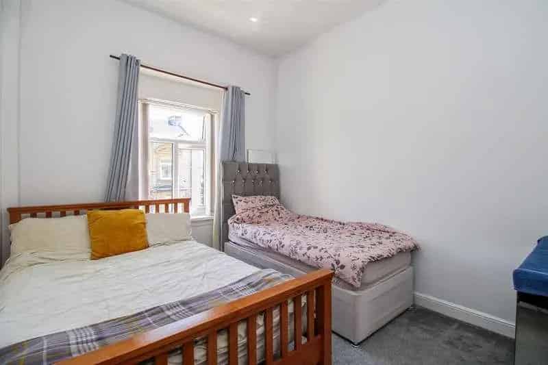 4 Bed House For Sale With Off Road Parking