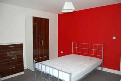3 Bedroom Apartment Southampton - En-suite Bathrooms & Open Plan Living