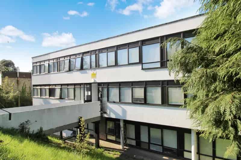 Modern Studio Apartment Near Essex University