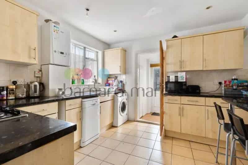 Flat For Rent , London, England
