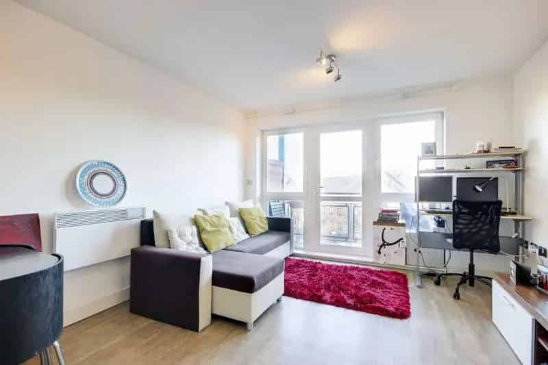 1 Bedroom Apartment House to Rent near River Lea