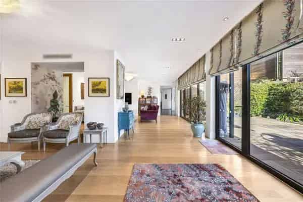 Luxury 5-Bedroom Arts & Crafts Townhouse near Hampstead