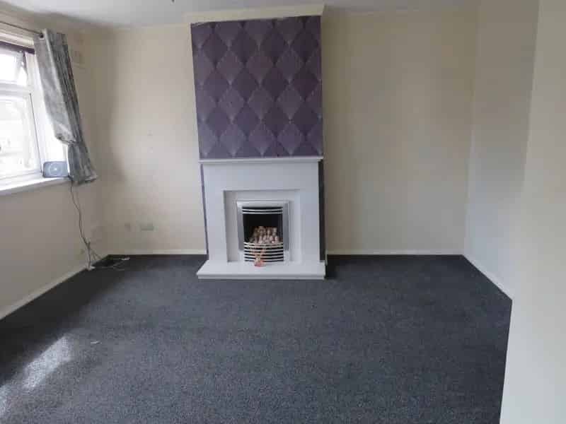Two Bed Modern First Floor Maisonette Available September