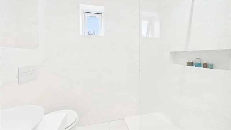 4 Bed House for Sale - Modern Family Home near Woking