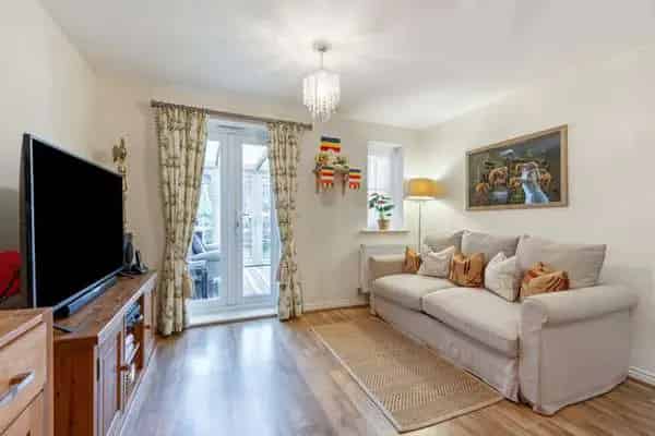 2 Bed Terrace House with Parking Petworth West Sussex