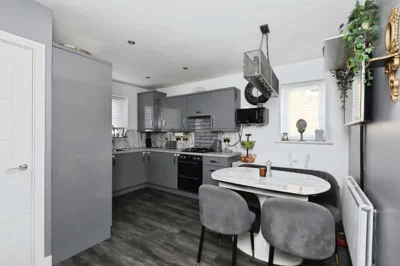 3 Bedroom Semi-Detached Home Aston