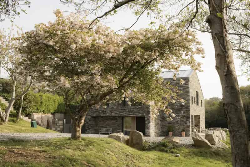 Luxury 5-Bedroom Home near Mawgan Porth Beach