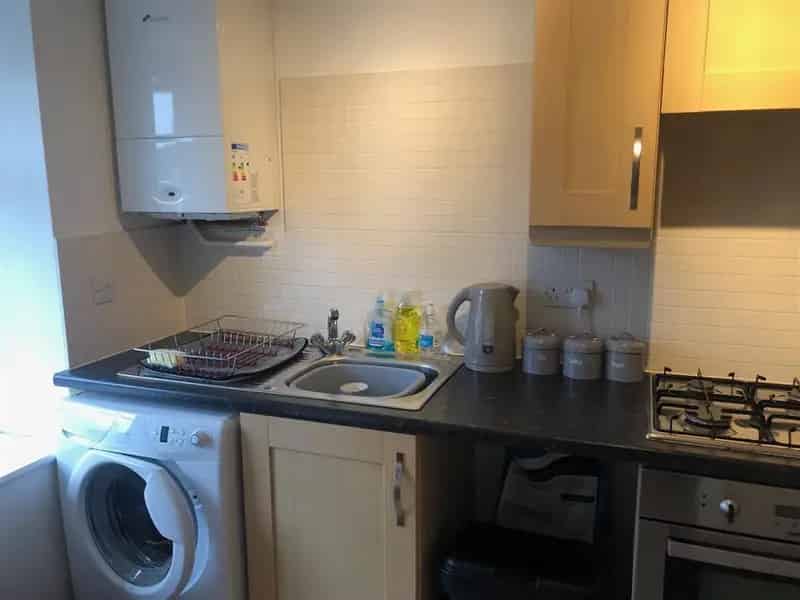2 Bed End Terrace House with Garden and Driveway Parking