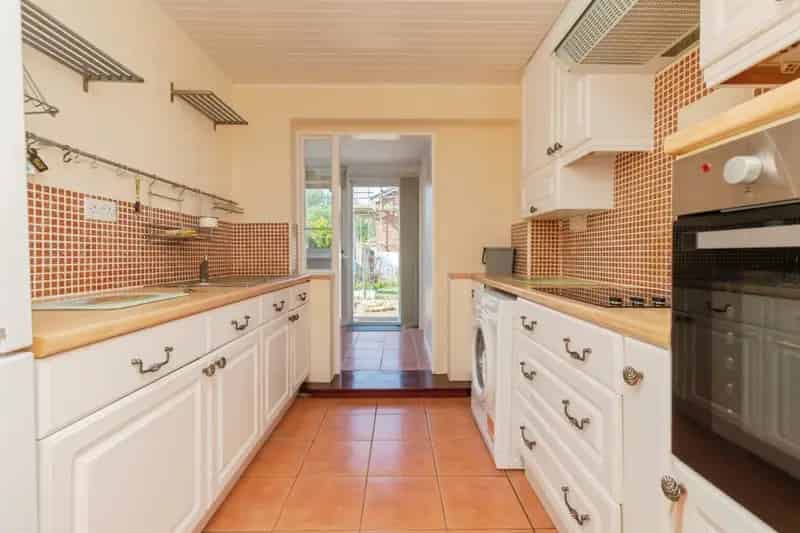 3 Bed Semi-Detached House with Conservatory and Garden