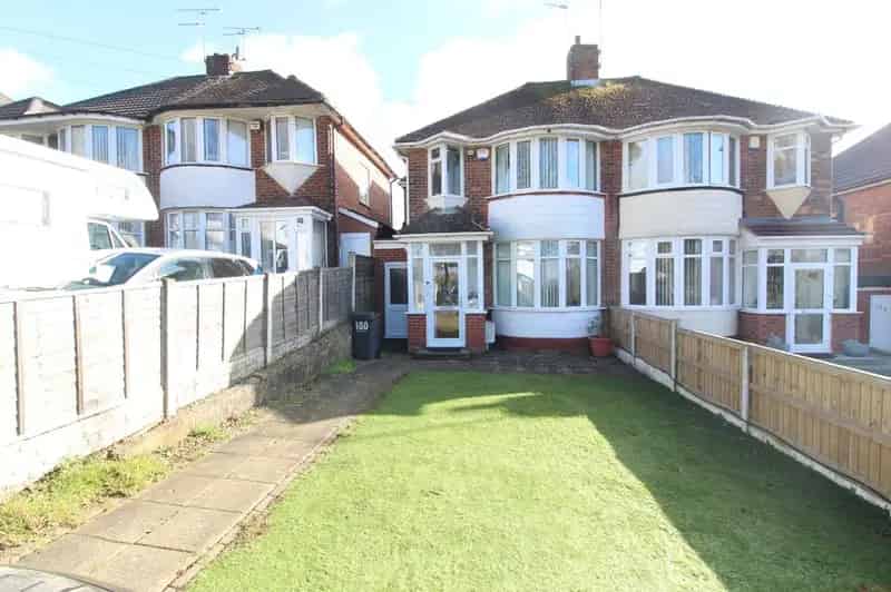 4 Bedroom Semi Detached House Birmingham B26