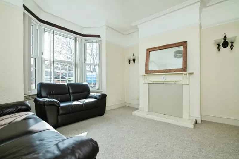 Three Bedroom Victorian Family Home Near Sandwell General Hospital