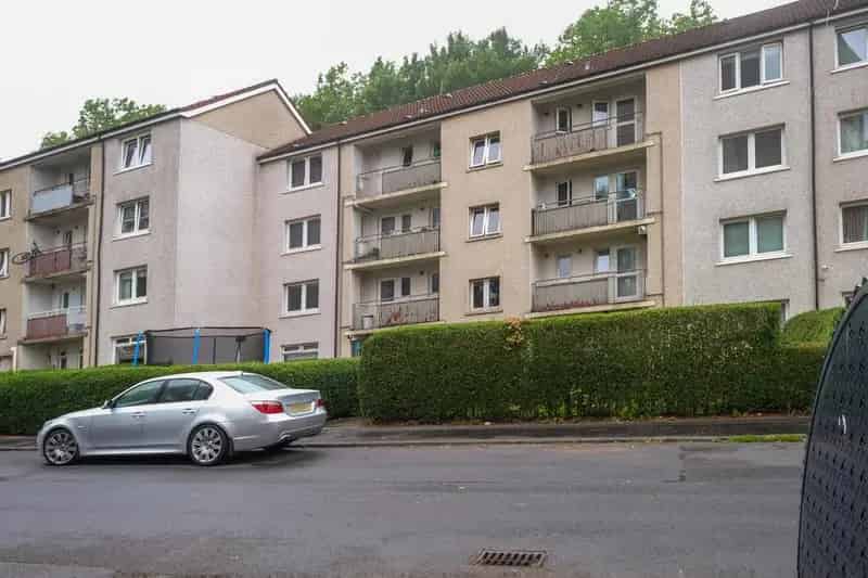 2 Bedroom Flat for Sale for Investors Quick Sale Higher Price