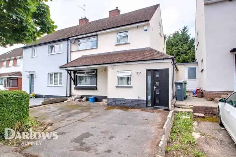 4 Bedroom Semi-Detached House For Sale