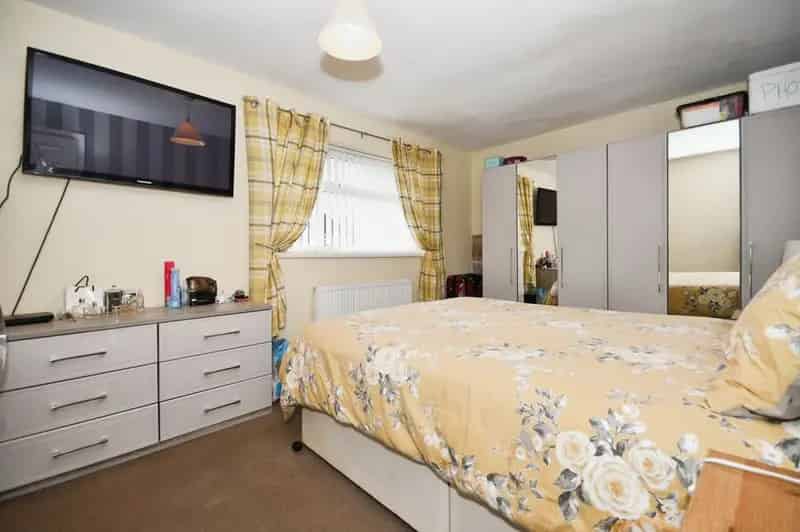 2 Bedroom Semi Detached House Old Whittington Derbyshire