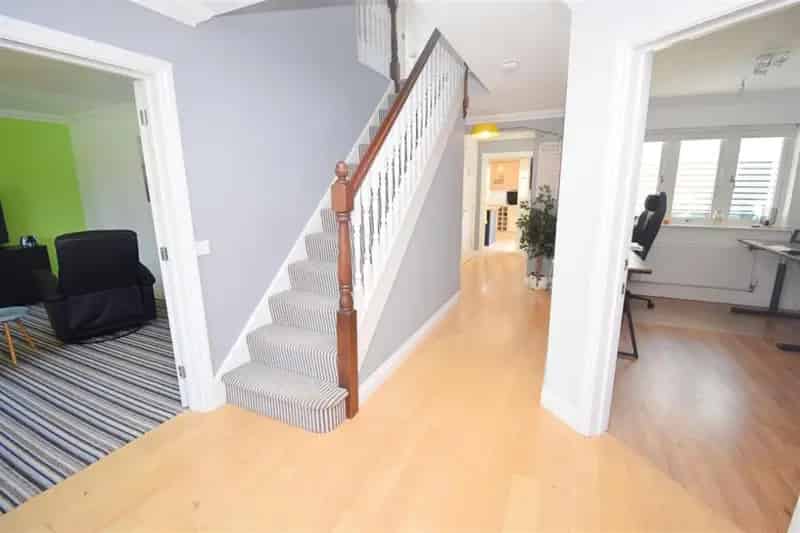 5 Bed Executive Detached House For Sale
