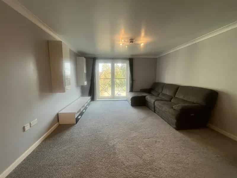 Two Bedroom Two Bathroom Flat Viridian Square Available August 2025