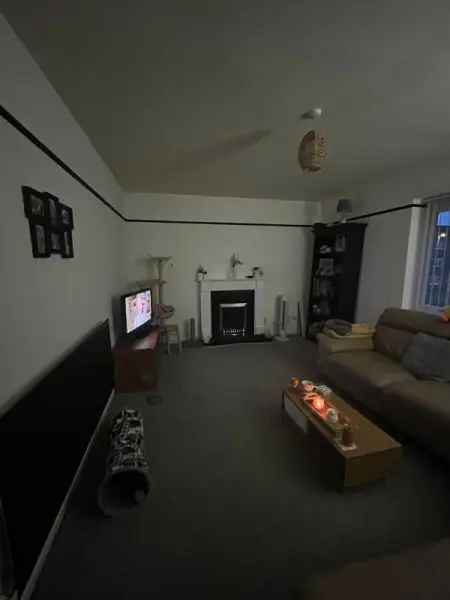 Flat For Rent in Newcastle-under-Lyme, England