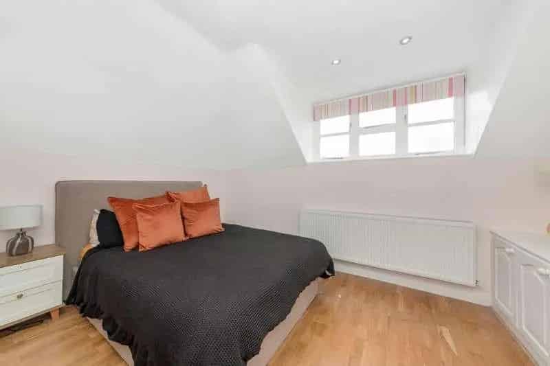 2 Bed Flat for Sale in West Dulwich