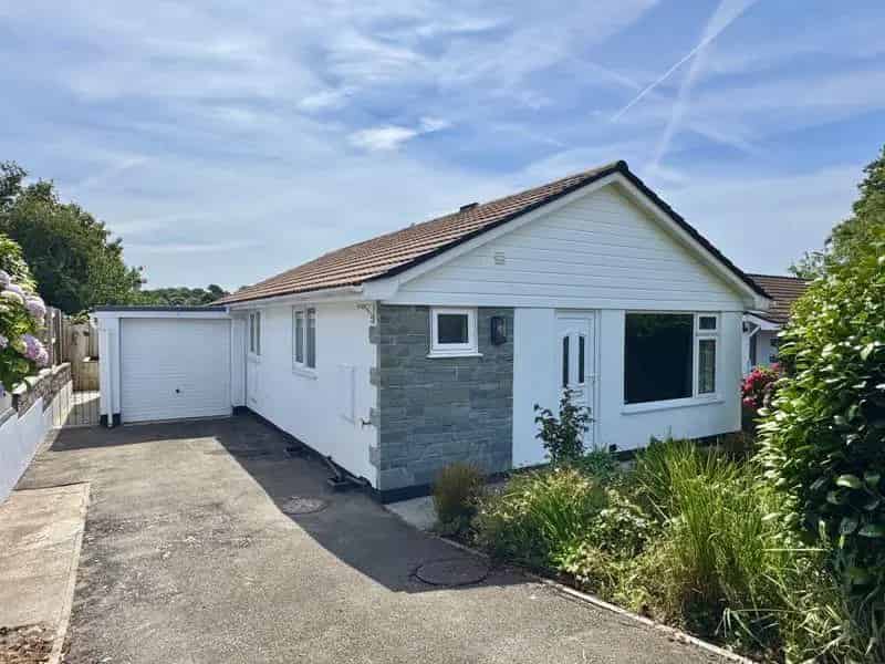 3 Bedroom Detached Bungalow for Sale in Kenwyn