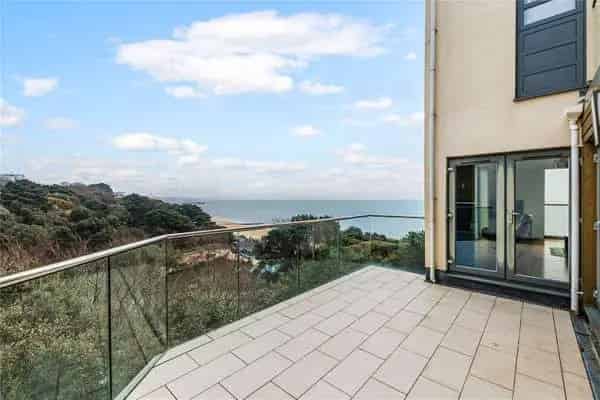 Luxury Three-Bedroom Beachfront Apartment with Stunning Sea Views
