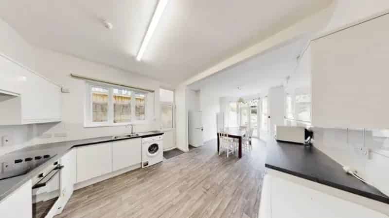 6 Bedroom Semi-Detached House to Rent Poets Corner Bath