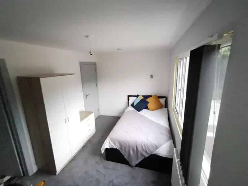 5 Bedroom Terraced House to Rent