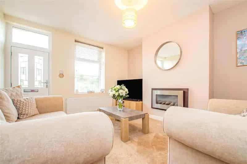 End Terrace House with Country Views - Ideal First Home or Downsize