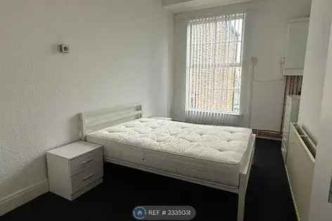 2 Bed Flat Manchester - Available April 28th