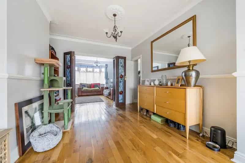 Four Bedroom Family Home with South Facing Garden