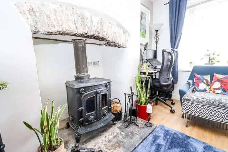 2 Bed Character Cottage for Sale East Clevedon