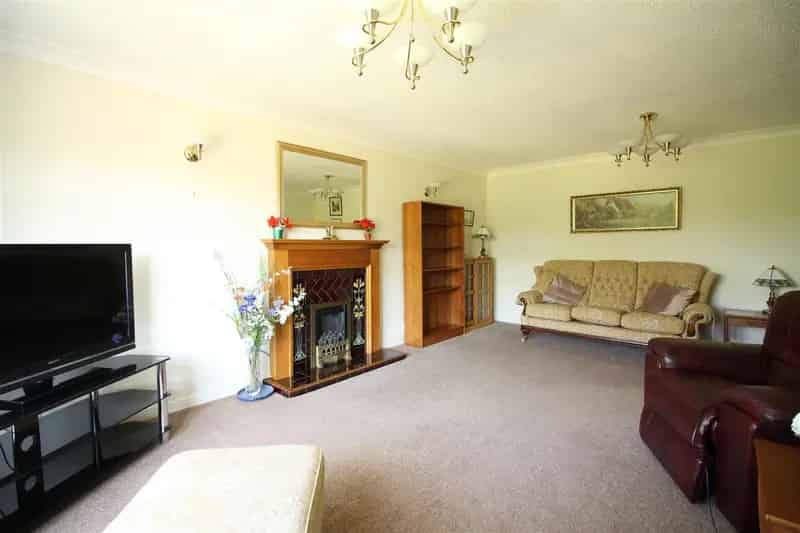 3 Bedroom Detached Bungalow House to Rent