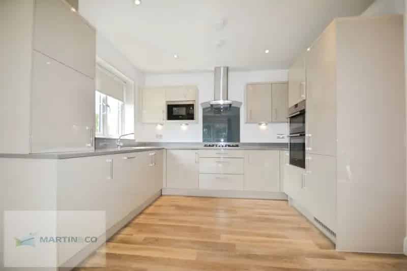 2 bedroom Flat
 To Rent