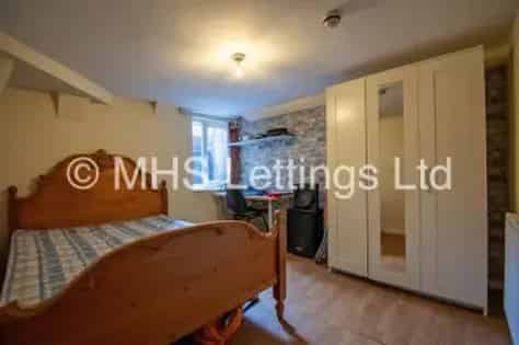 8 Bedroom House Leeds - All Bills Included