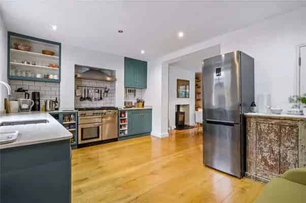 Victorian Home in Islington with Garden and Modern Amenities