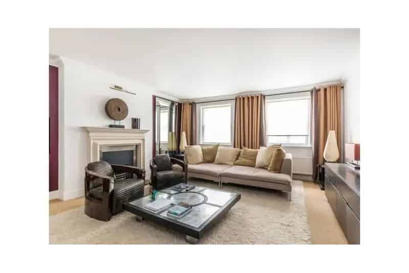 One Double Bedroom Apartment near Lancaster Gate