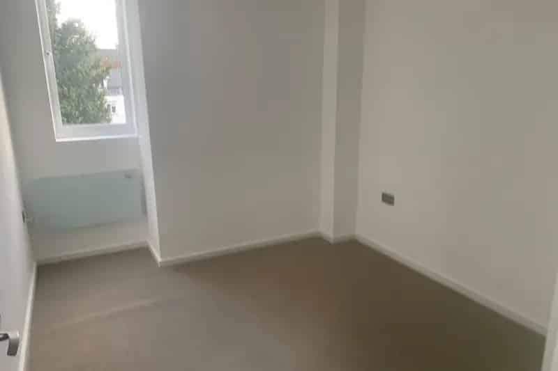 Brand New 2-Bedroom Apartment Near Town Centre Train Station