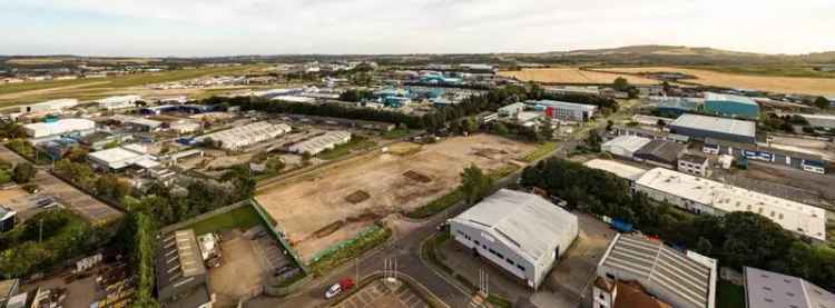 14 High Quality Industrial Units in Prominent Location