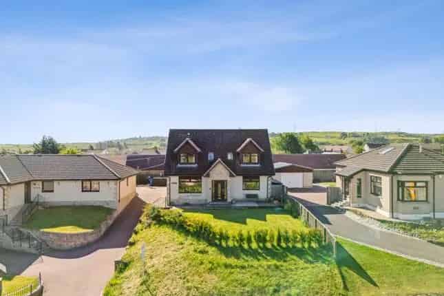 Five Bedroom Detached House Neilston G78