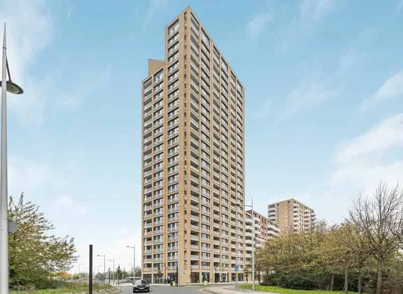 3 Double Bed Penthouse Apartment London Skyline Views Near Park Royal Station