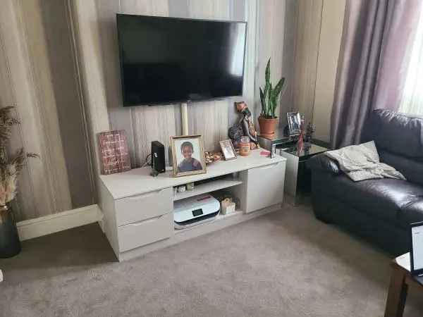 Flat For Rent in London, England