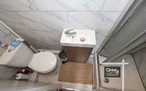 1 Bedroom Flat Southampton City Center Part Furnished