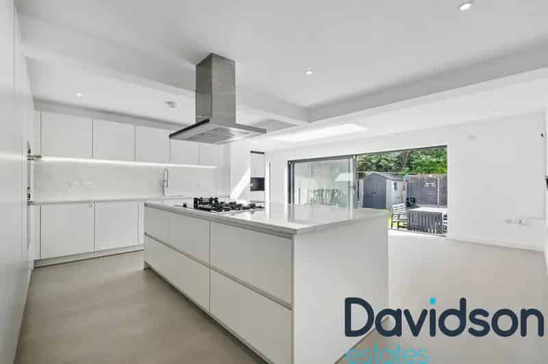 3 Bedroom Terraced House Christchurch Close For Sale