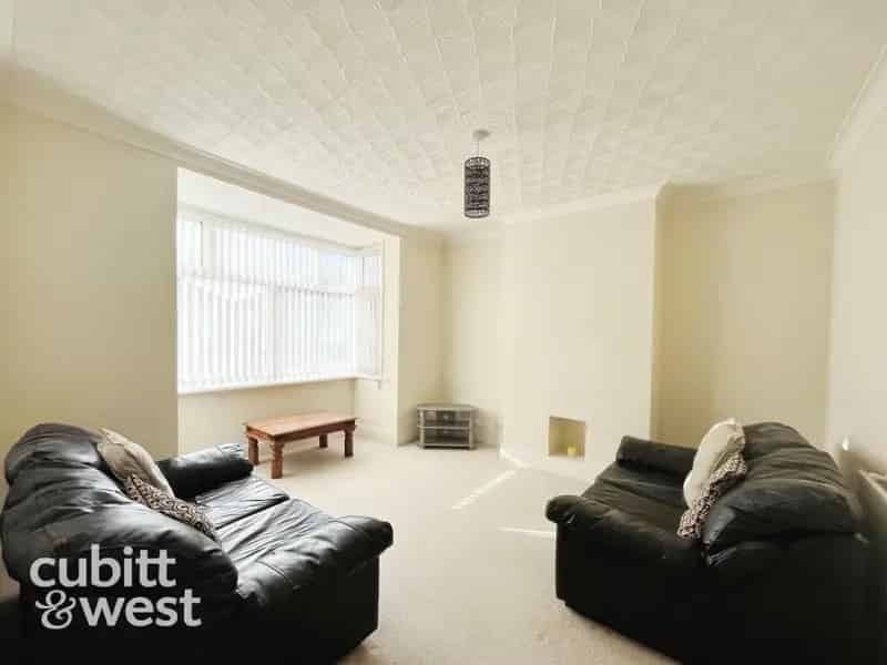 1 Bedroom Apartment to Rent - June Availability