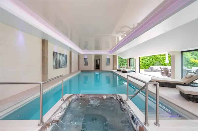 9 Bedroom Detached House Burgess Hill